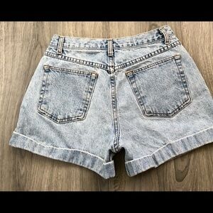 Vintage High waisted cuffed shorts